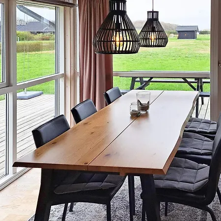 8 Person In Storvorde Langesminde