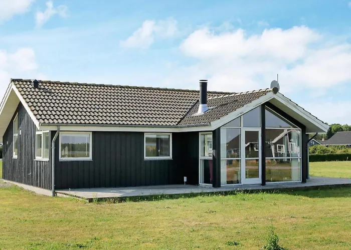 8 Person In Storvorde-by Traum Feriehus Langesminde